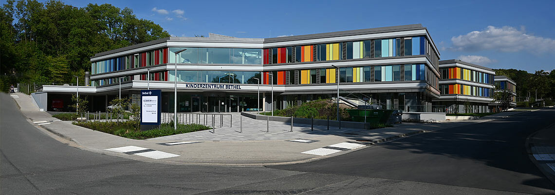 Große Geste für junge Patienten: Arminia Bielefeld besucht Kinderzentrum Bethel